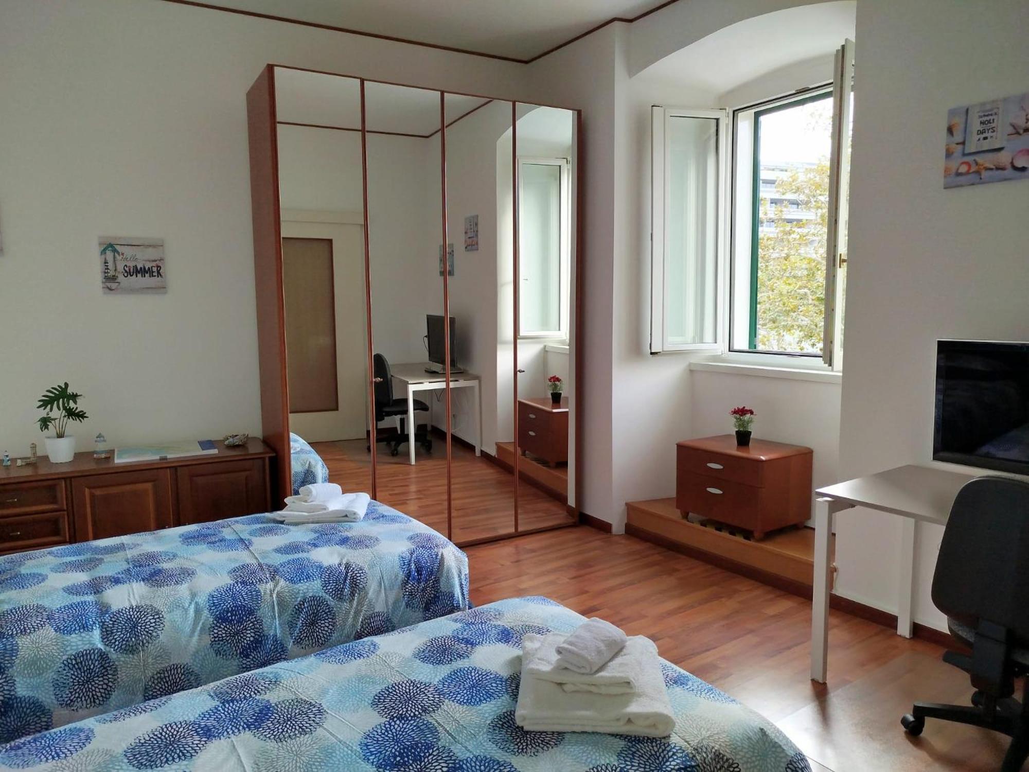 Moderno Appartamento Sulle Rive Trieste Exterior photo