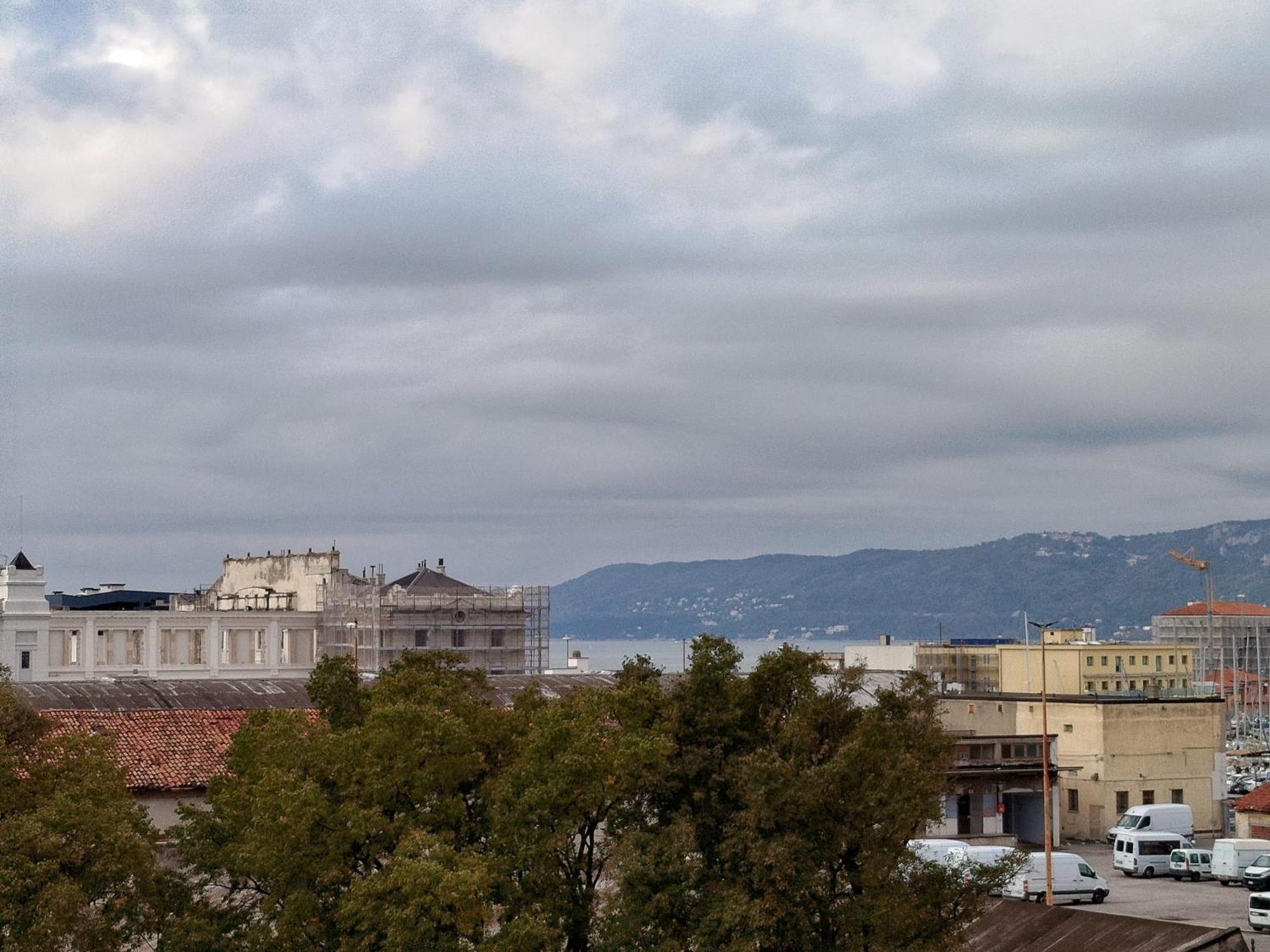 Moderno Appartamento Sulle Rive Trieste Exterior photo